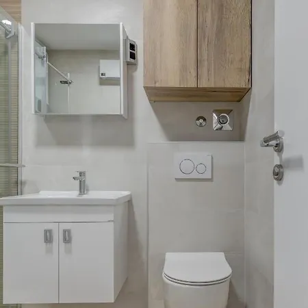 Luxury Bb Apartment Split