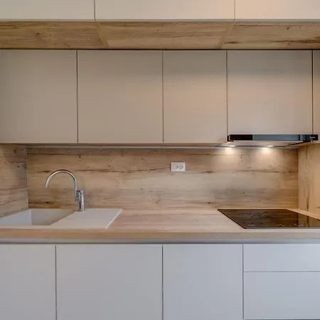 Luxury Bb Apartment Split